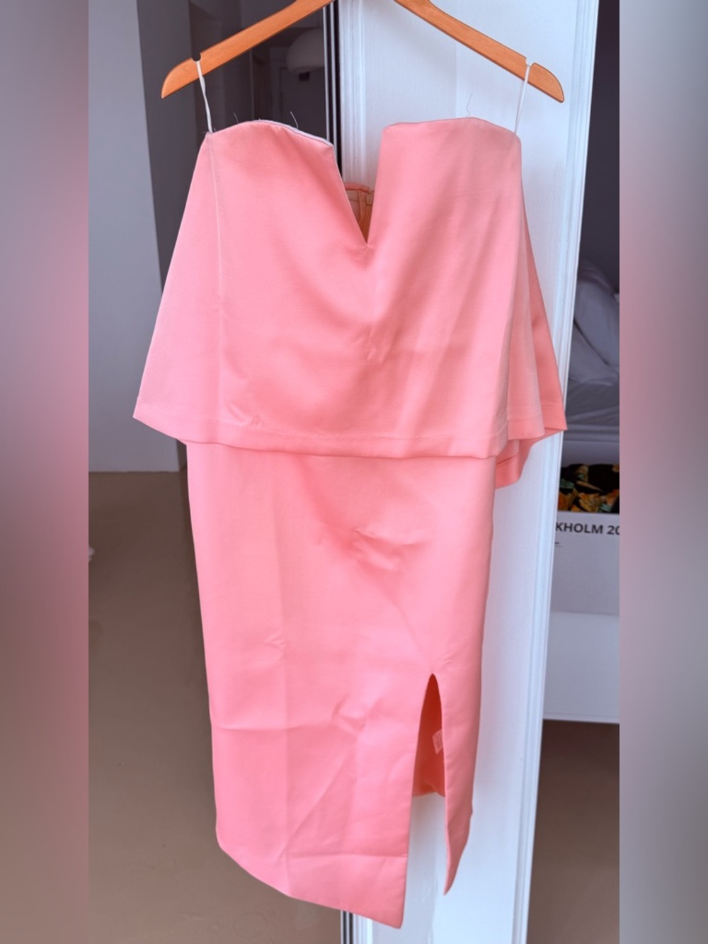 GORGEOUS DESIGNER ELIATT STRAPLESS PINK MIDI DRESS WITH FRONT SLIT